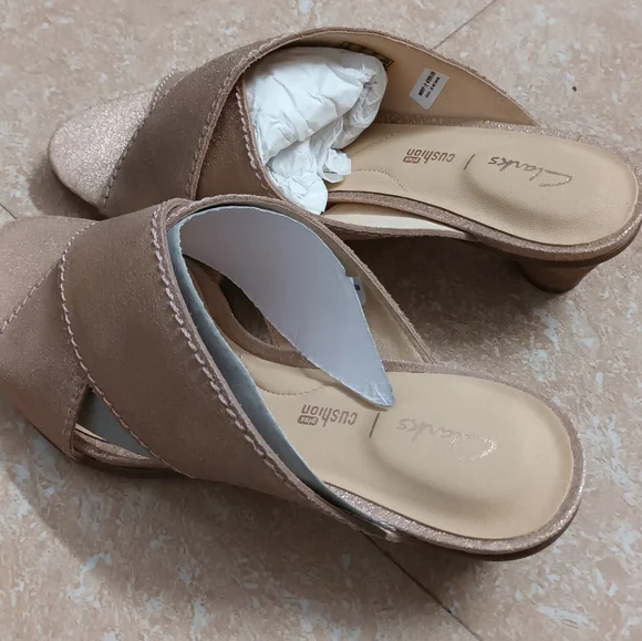 Clarks nude pink...1500 rs from freeup - Picture 3 of 7